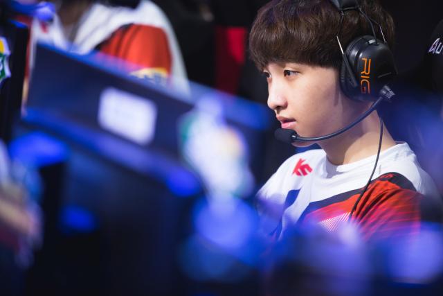 阿布扎比F1一练综述：诺里斯夺冠，维斯塔潘紧随其后，勒克莱尔居第三