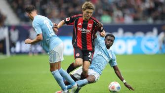 判决书：原北京人和球员陈某因多次受贿，判处有期徒刑一年半