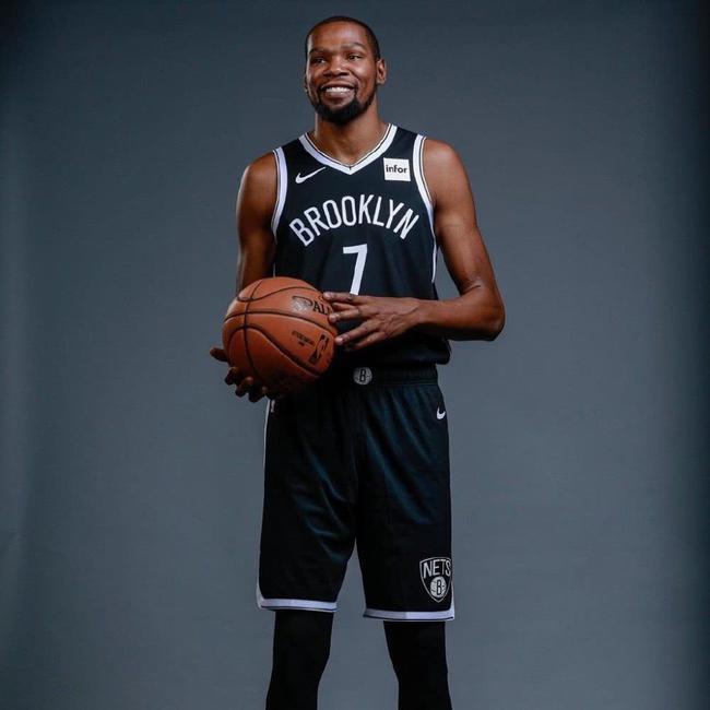 林仲勋申裕斌3比0横扫巴西组合迎开门红