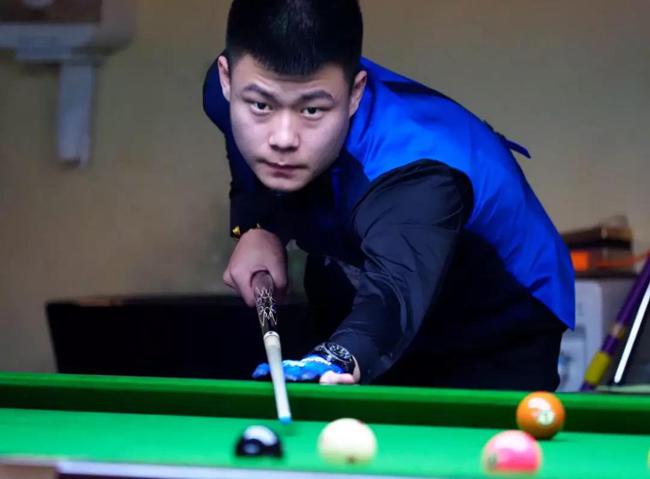 巴萨的丢球方式总是千篇一律…前锋速度也不用特别快，克纳夫这次只有32km／h