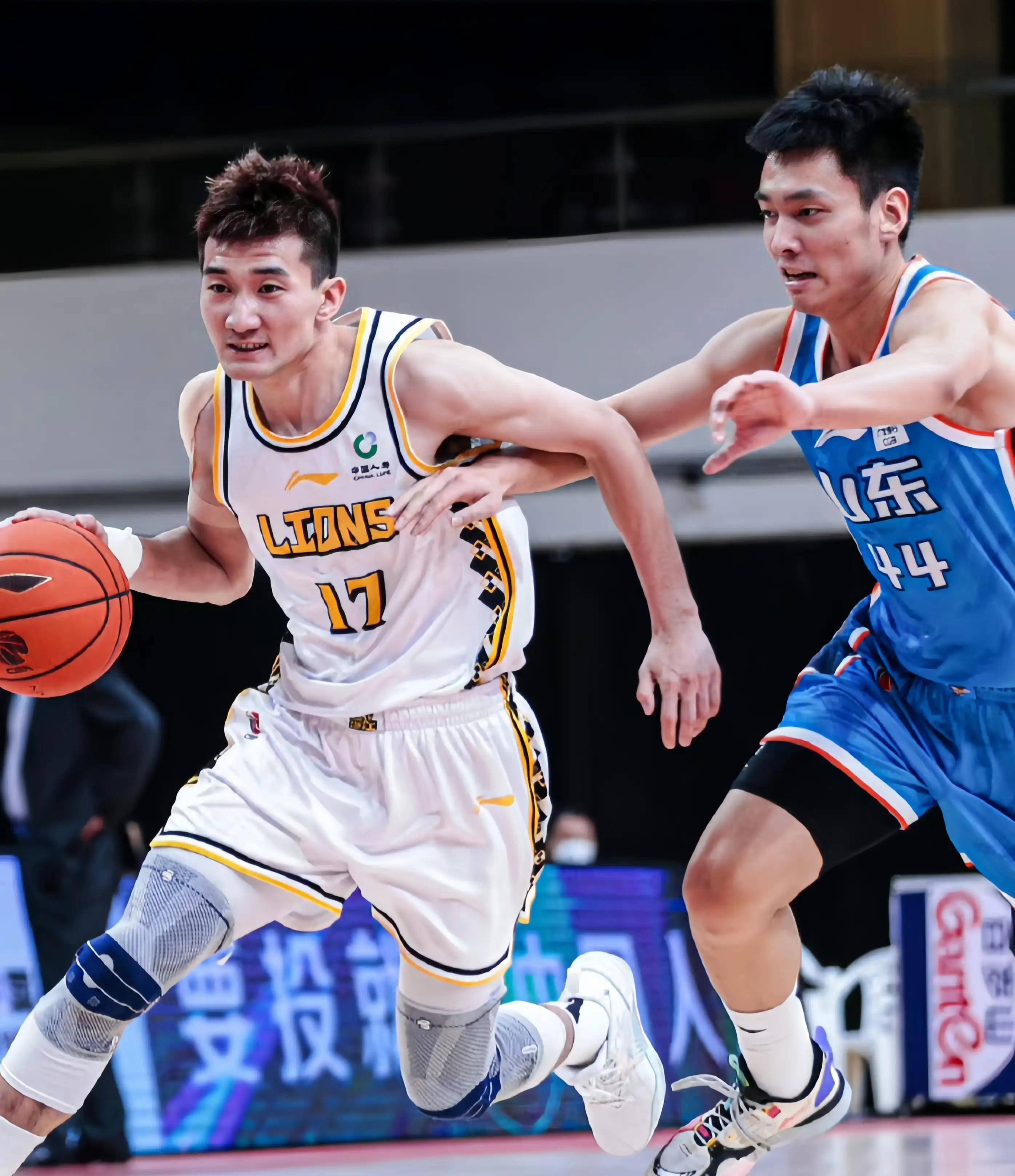 的热情与支 的热情与支